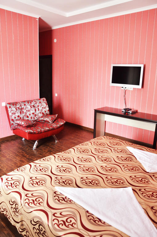 Voyage Hotel Bishkek Ruang foto
