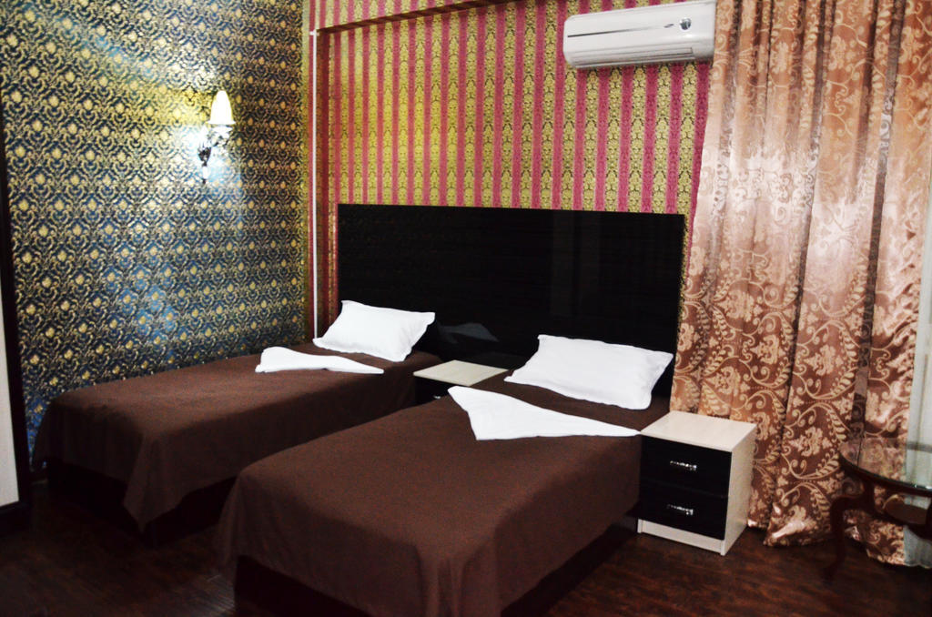 Voyage Hotel Bishkek Ruang foto