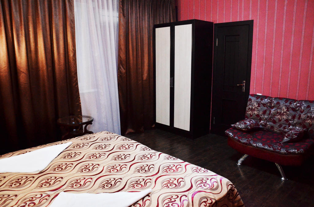 Voyage Hotel Bishkek Ruang foto