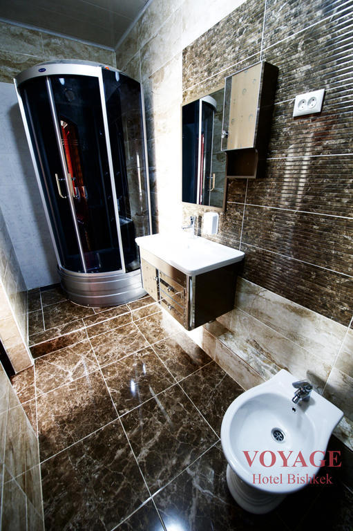 Voyage Hotel Bishkek Bagian luar foto