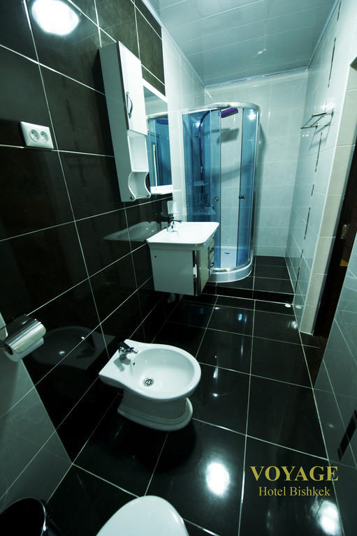 Voyage Hotel Bishkek Bagian luar foto