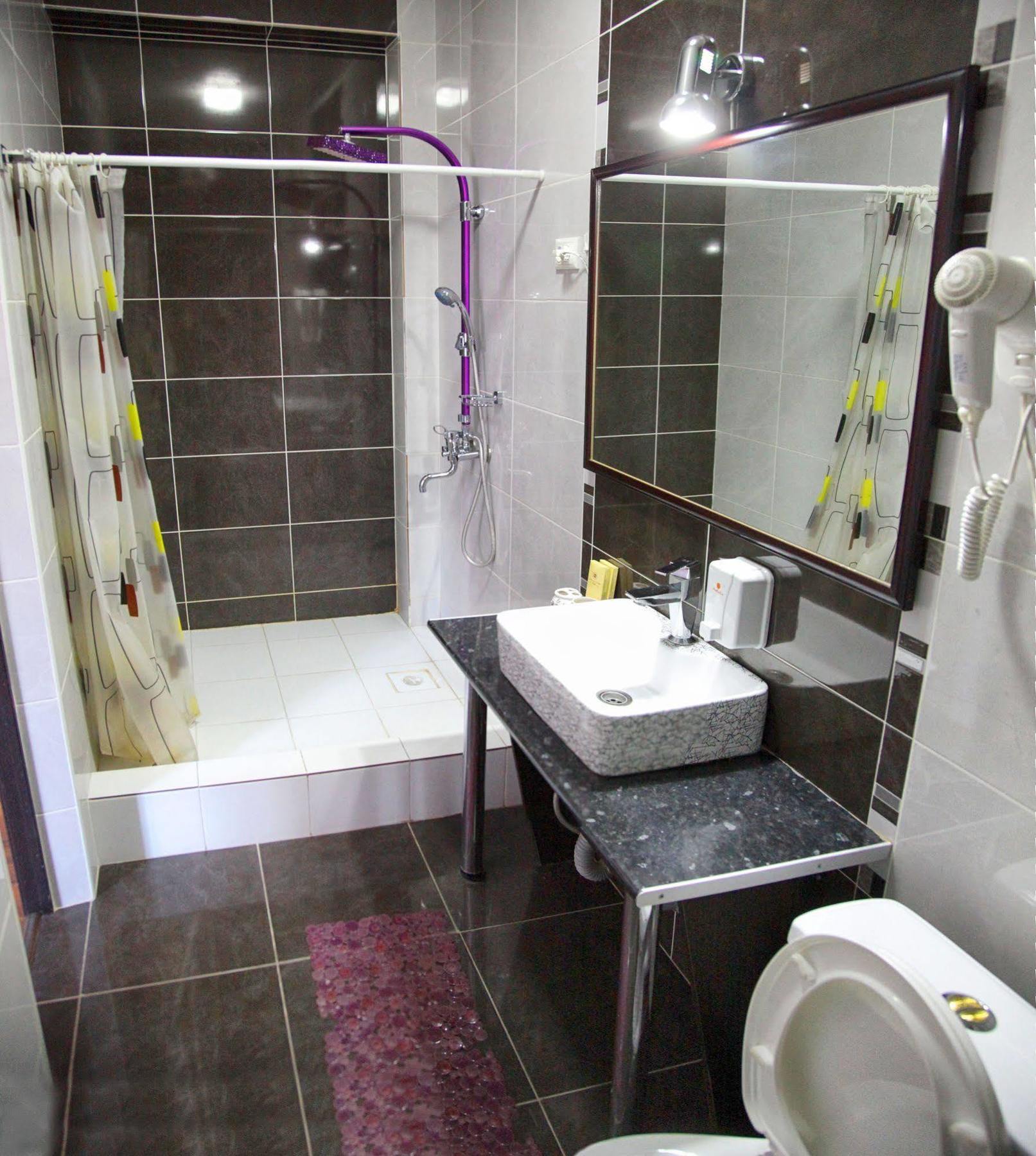 Voyage Hotel Bishkek Bagian luar foto