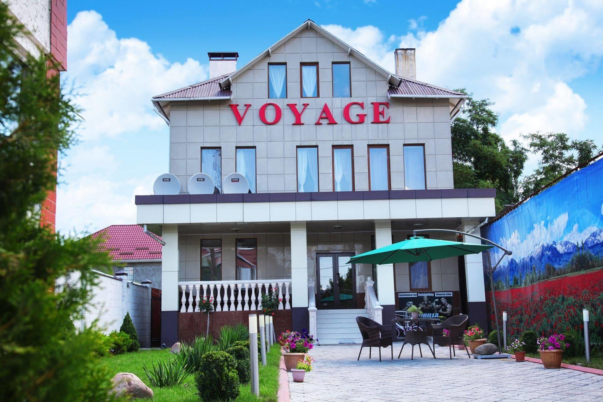 Voyage Hotel Bishkek Bagian luar foto